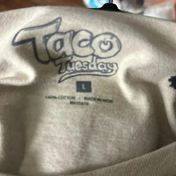 TACO TUESDAY TEE SHIRT SZ L 100% COTTON SKULL DESIGN NWT TAN BROWN WHITE SILVER - Picture 5 of 5